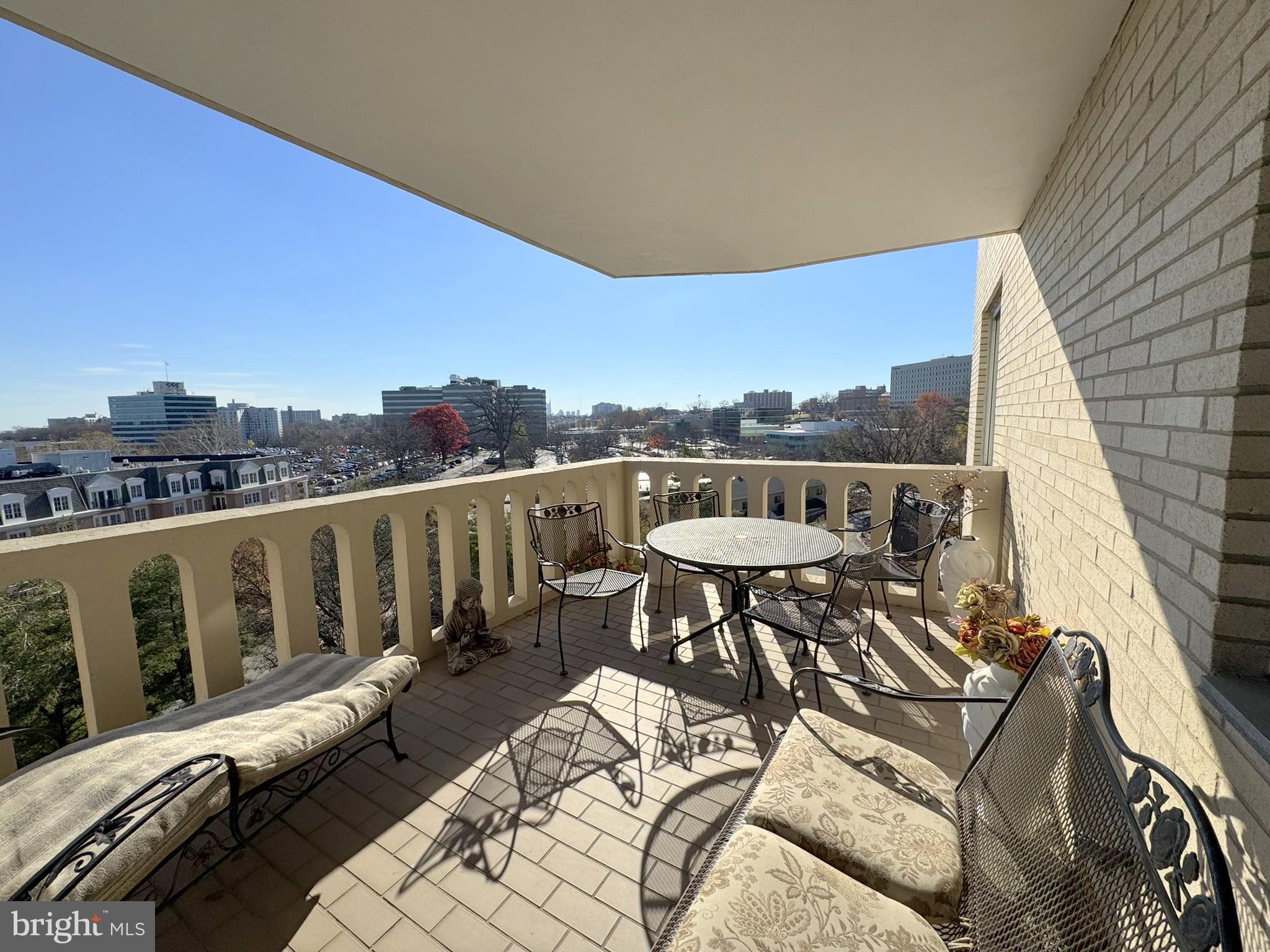 191 Presidential Boulevard, Unit R816 Bala Cynwyd, PA 19004 - Photo 15 of 42 a balcony with table and chairs