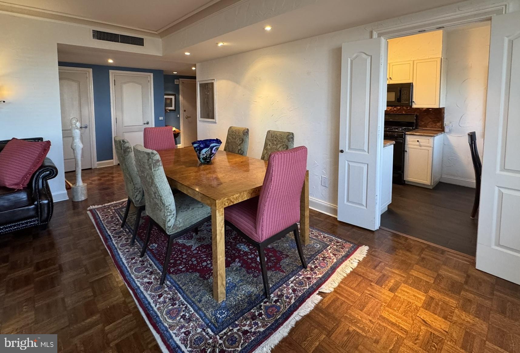 191 Presidential Boulevard, Unit R816 Bala Cynwyd, PA 19004 - Photo 19 of 42 a view of a dining room with furniture
