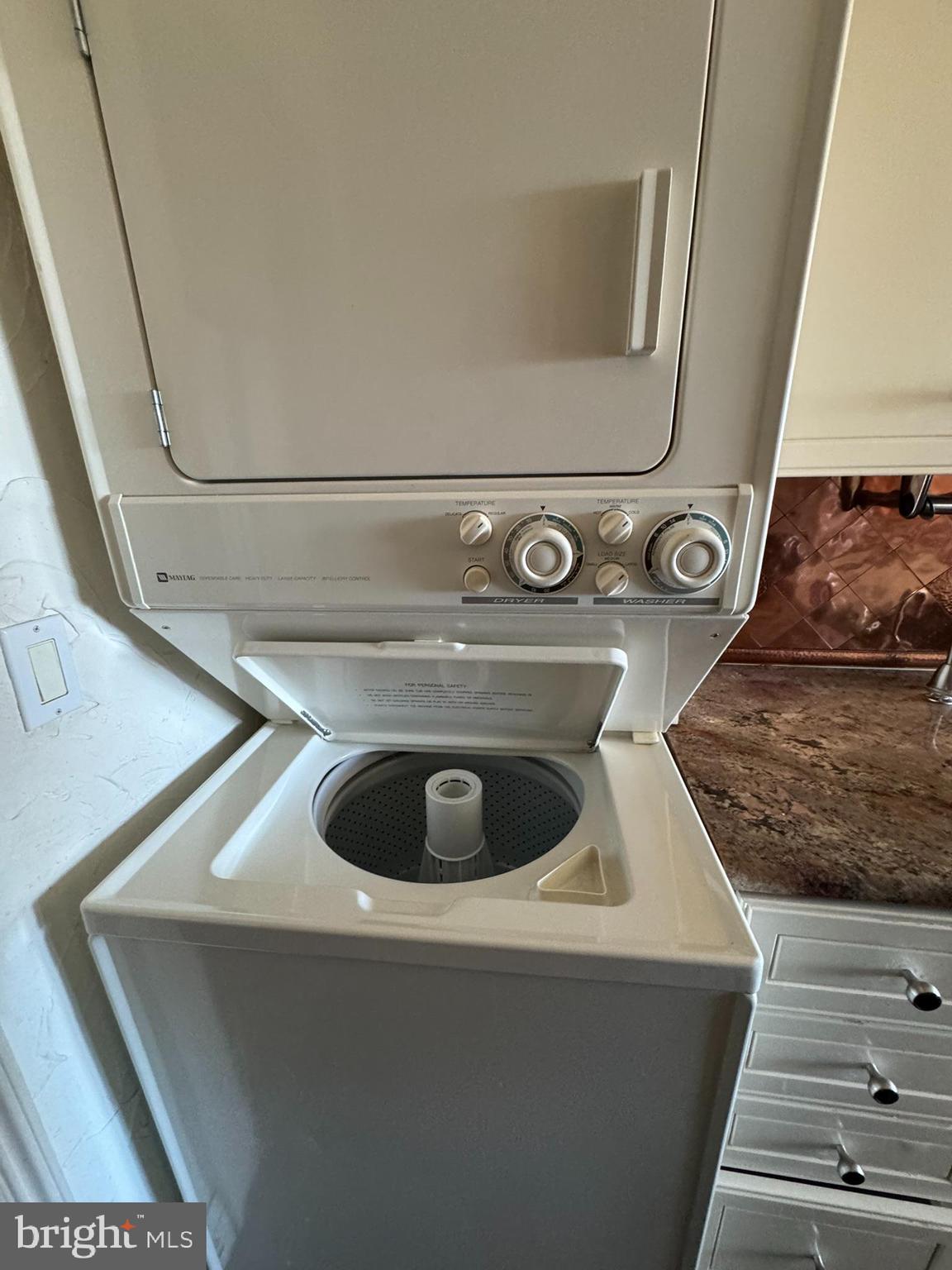 191 Presidential Boulevard, Unit R816 Bala Cynwyd, PA 19004 - Photo 25 of 42 a utility room with washer and dryer