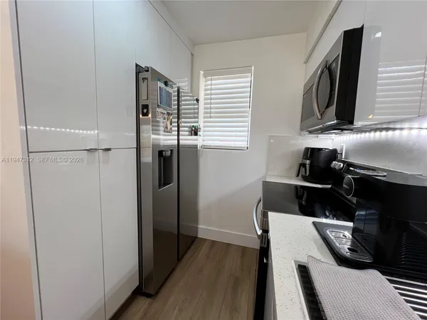 $309,500 | 8425 Northwest 8th Street, Unit 406, Miami, FL 33126