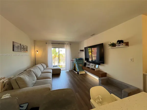 $309,500 | 8425 Northwest 8th Street, Unit 406, Miami, FL 33126