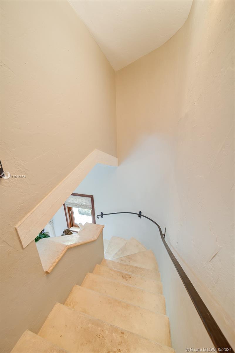 3335 Alton Road Miami Beach, FL 33140 - Photo 20 of 34