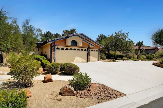 $3,000 | 4726 Monument Valley Road, Las Vegas, NV 89129