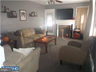 828 Homestead Avenue Springfield, PA 19064 - Photo 2 of 12 Living Room