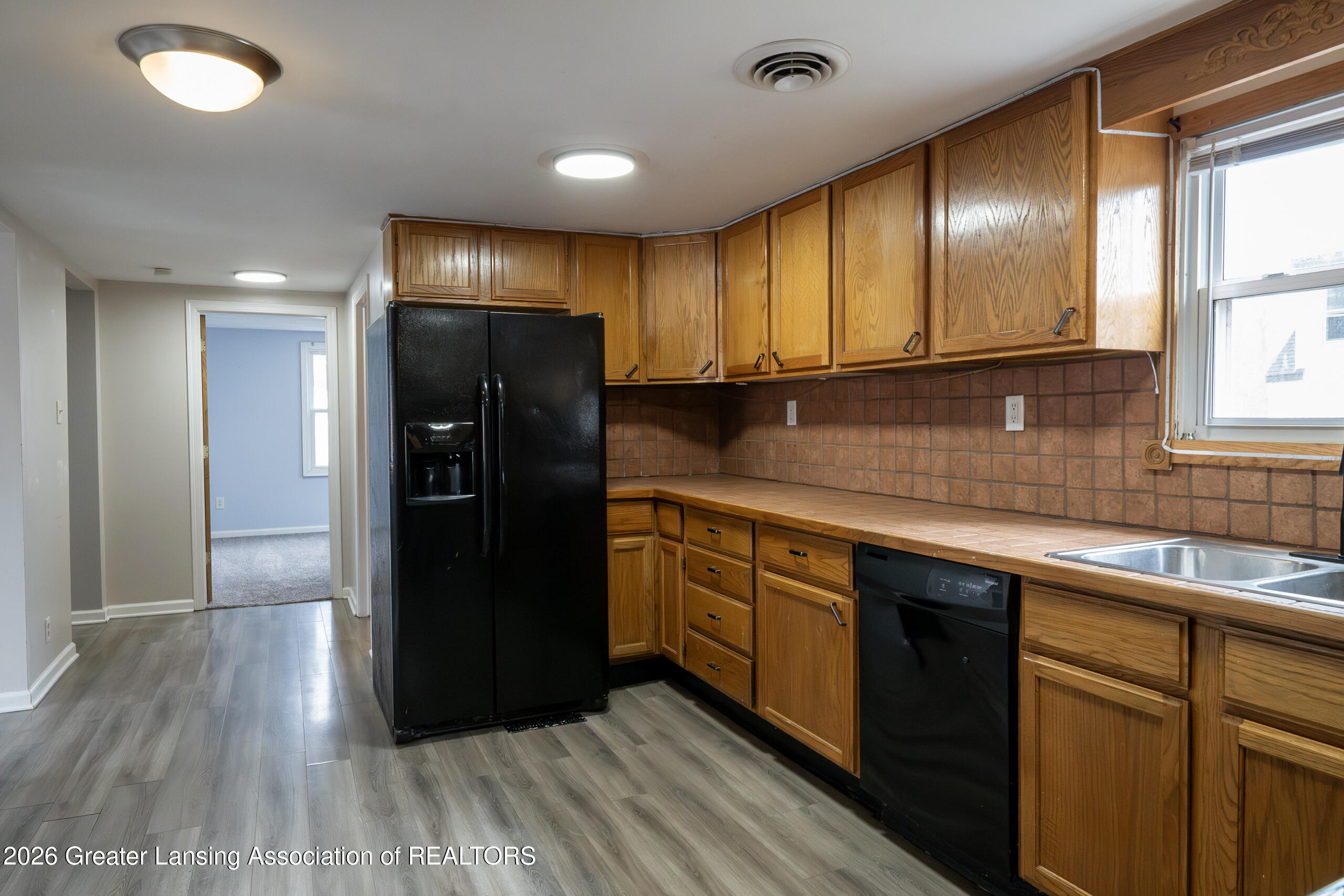 5017 Ingham Street Lansing, MI 48911 - Photo 8 of 33 12