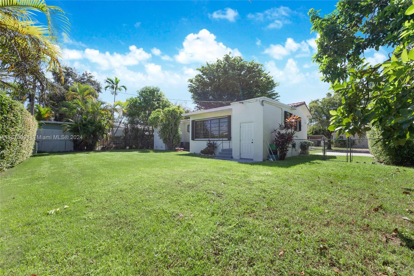 8451 Southwest 29th Street Miami, FL 33155 - Photo 14 of 15 Gallery Image 14