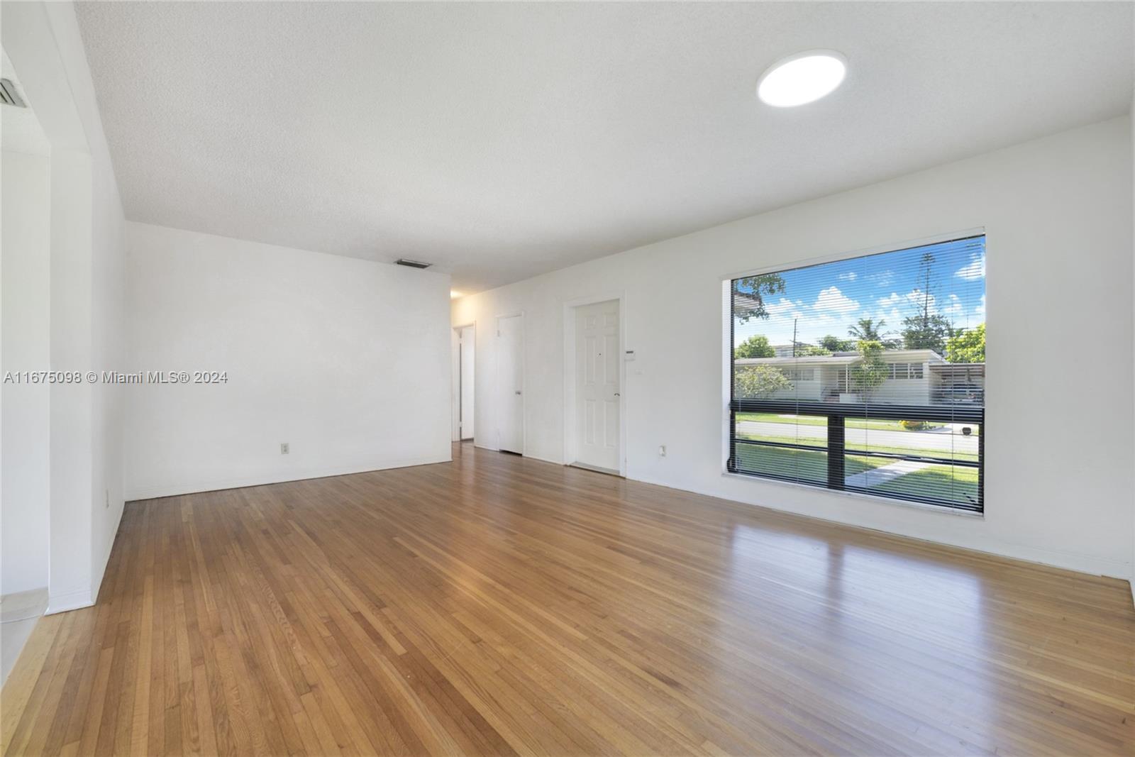 8451 Southwest 29th Street Miami, FL 33155 - Photo 3 of 15 Gallery Image 3
