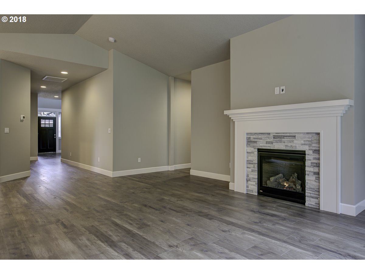 1761 Northeast Robert Road Estacada, OR 97023 - Photo 14 of 31 Gallery Image 14