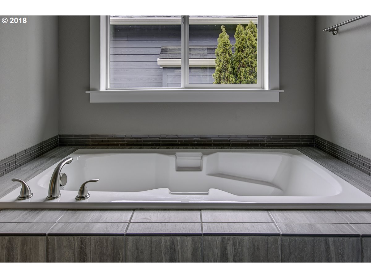 1761 Northeast Robert Road Estacada, OR 97023 - Photo 23 of 31 Gallery Image 23