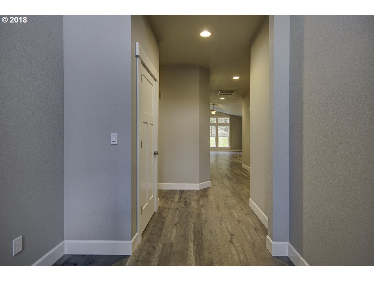 1761 Northeast Robert Road Estacada, OR 97023 - Photo 3 of 31 Gallery Image 3