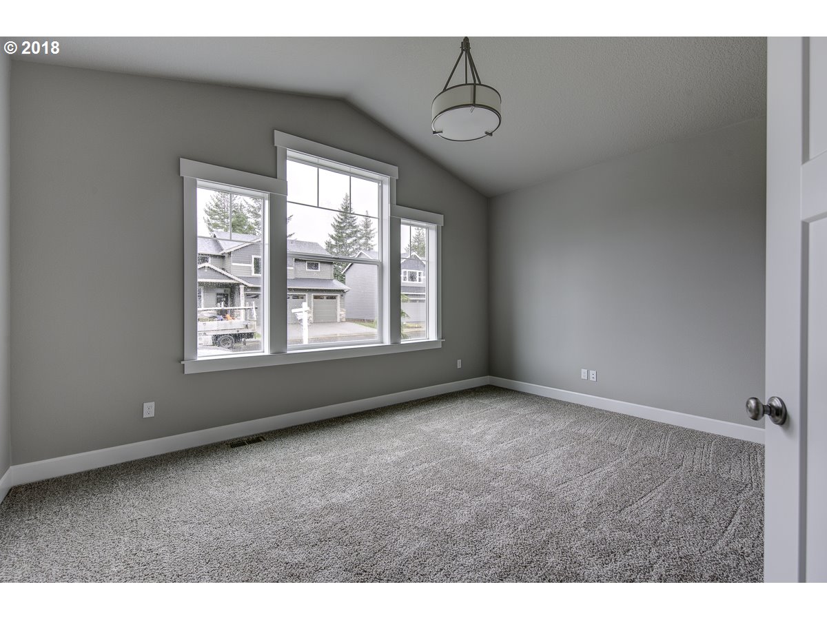 1761 Northeast Robert Road Estacada, OR 97023 - Photo 5 of 31 Gallery Image 5
