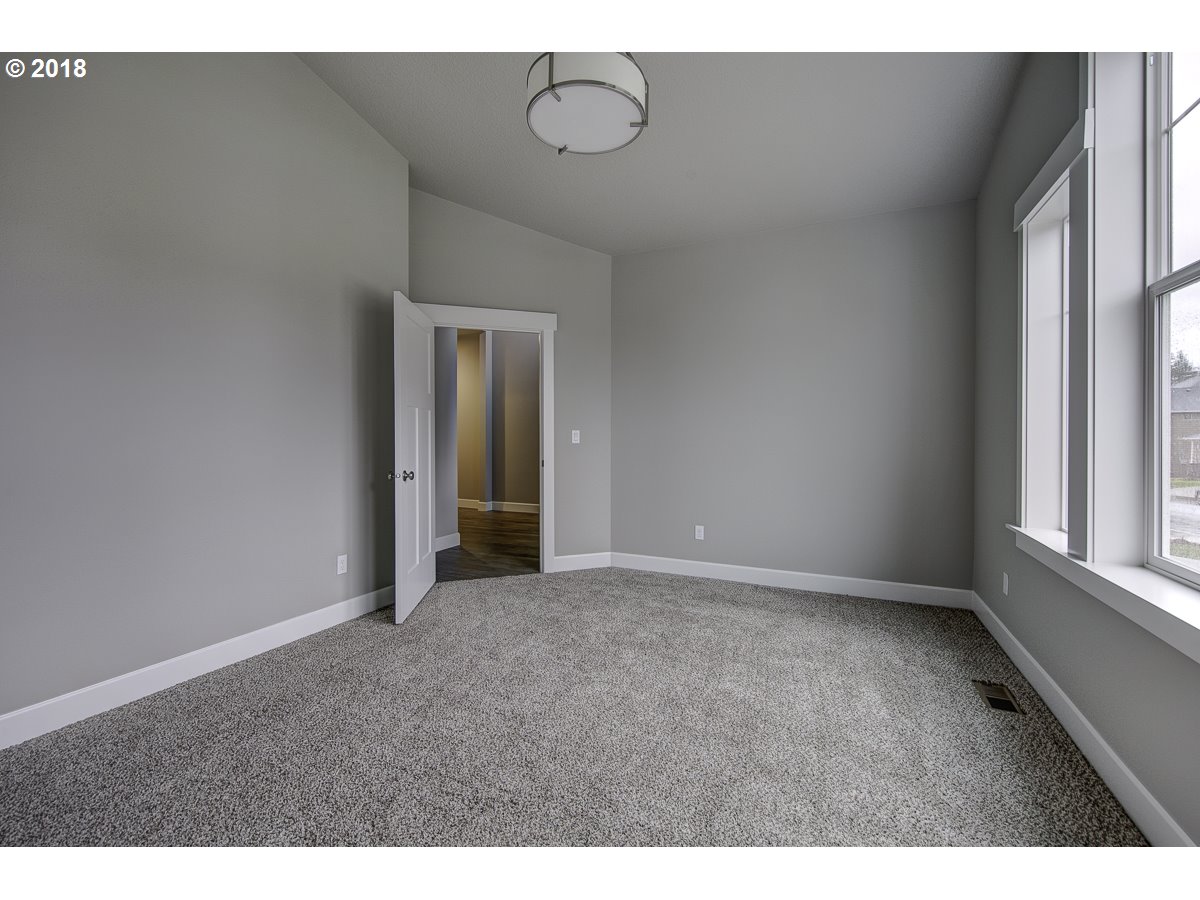 1761 Northeast Robert Road Estacada, OR 97023 - Photo 6 of 31 Gallery Image 6