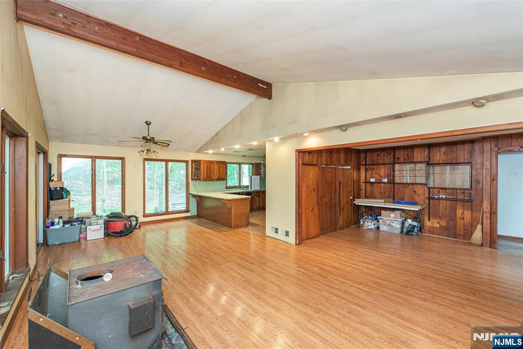 197 Snake Den Road Wanaque, NJ 07465 - Photo 7 of 18
