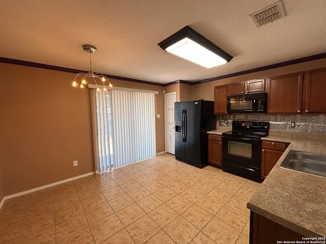 $1,500 | 9210 Silver Vista, San Antonio, TX 78254