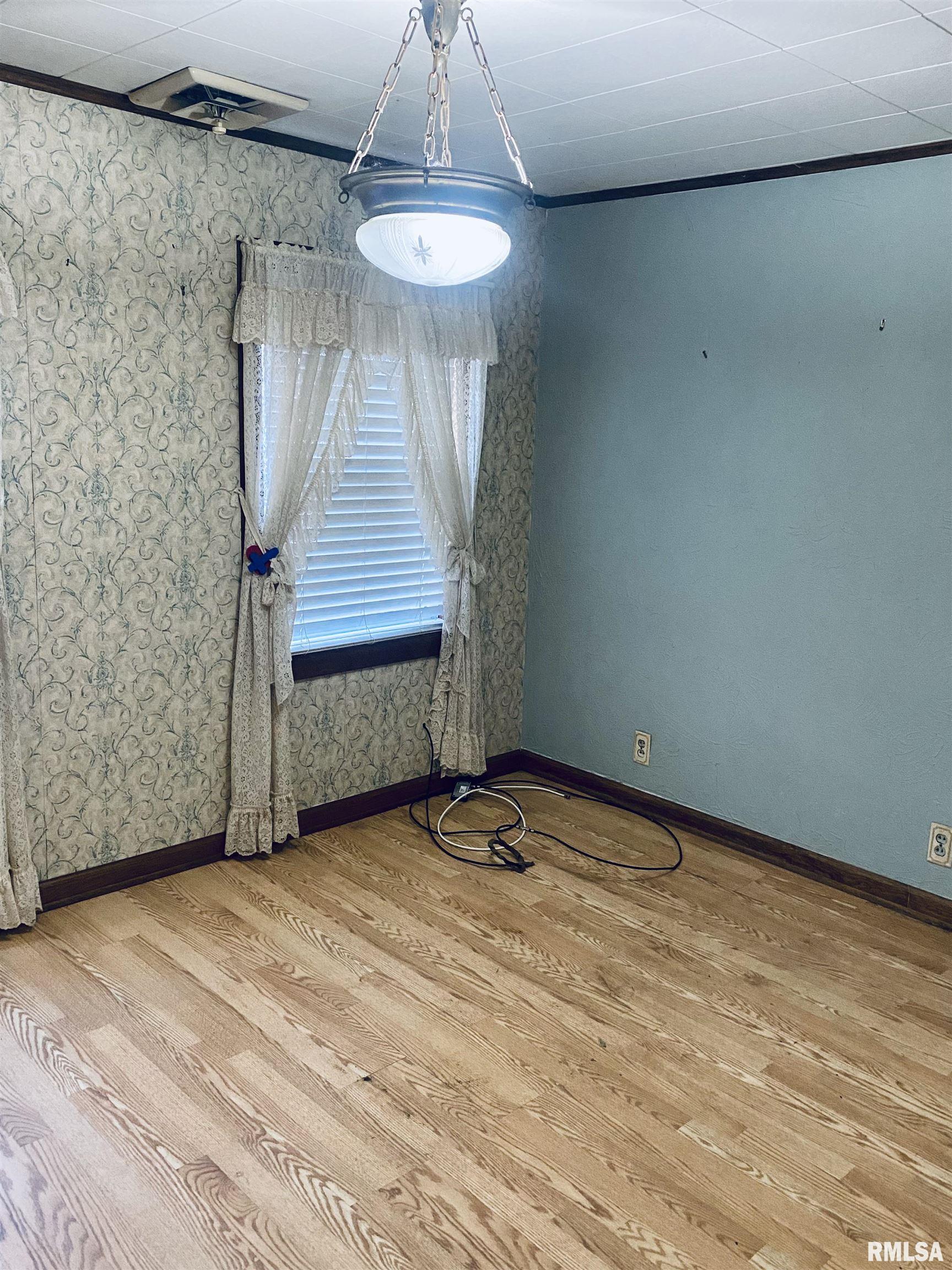 3331 Carman Avenue Springfield, IL 62703 - Photo 4 of 9