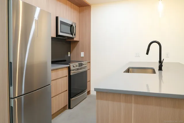 $1,590 | 267 Main Street, Unit 205, New Britain, CT 06051