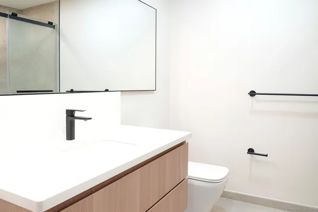 $1,590 | 267 Main Street, Unit 205, New Britain, CT 06051