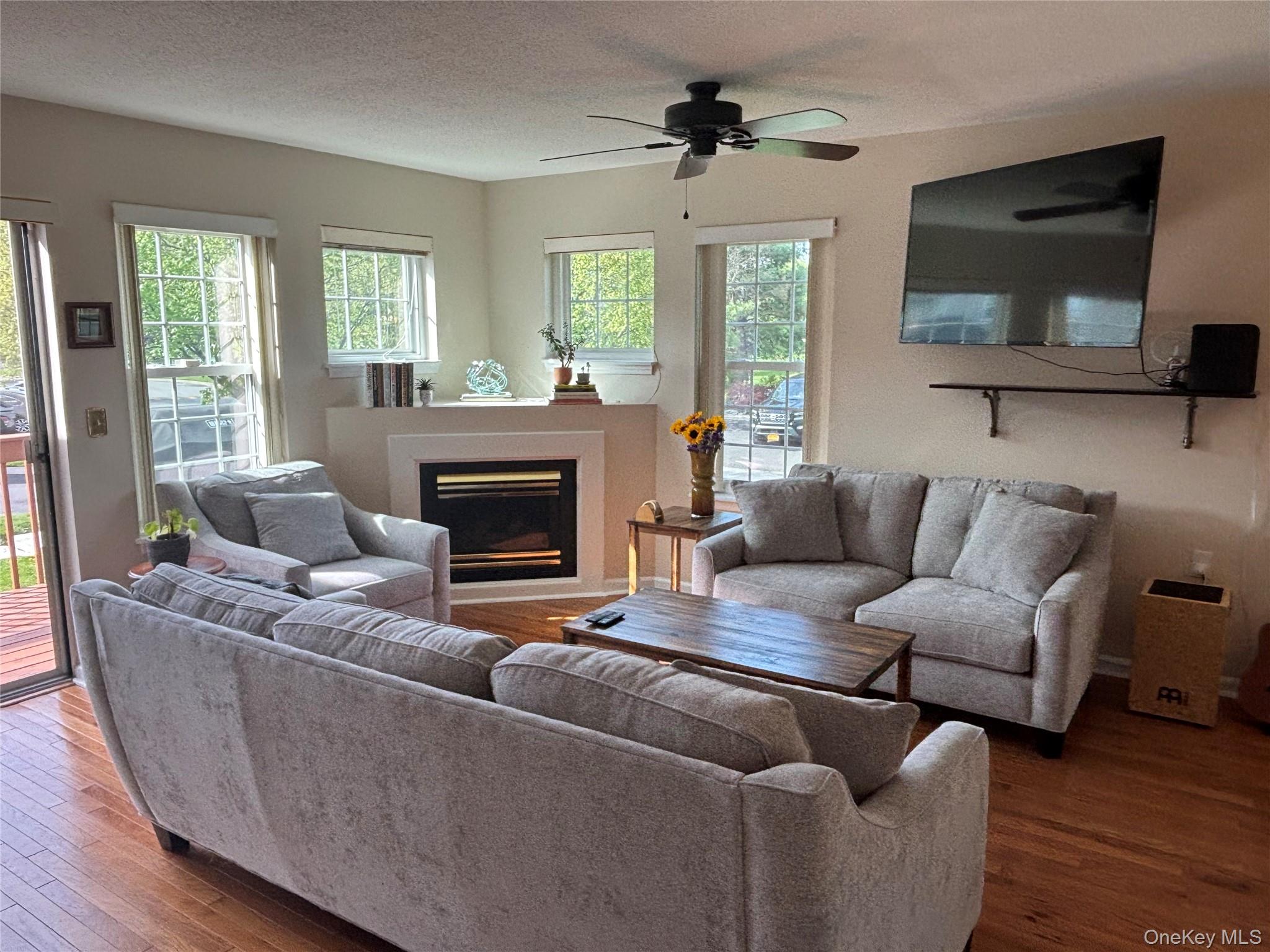 131 Elmcrest Drive Fishkill, NY 12524 - Photo 11 of 27