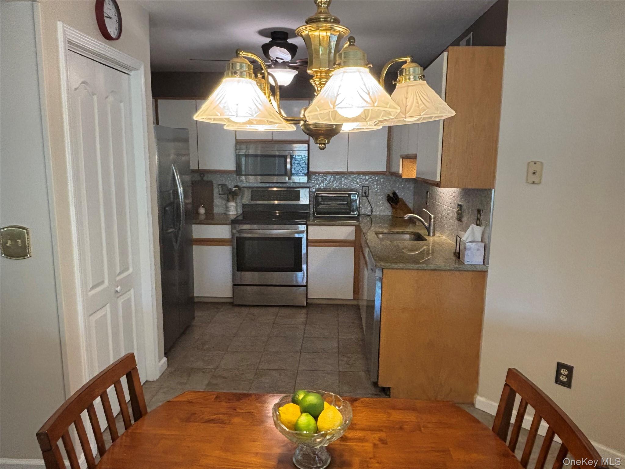 131 Elmcrest Drive Fishkill, NY 12524 - Photo 15 of 27