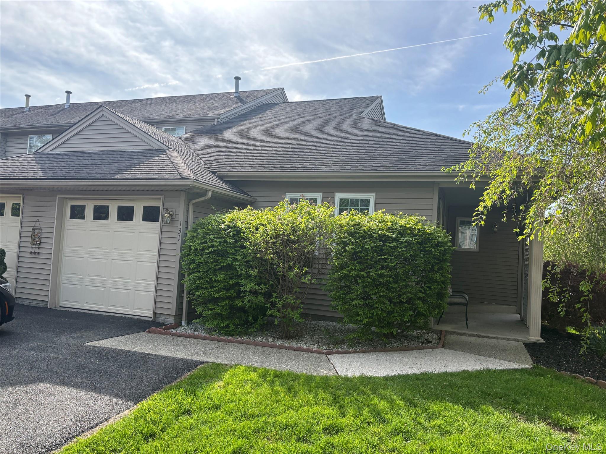 131 Elmcrest Drive Fishkill, NY 12524 - Photo 3 of 27