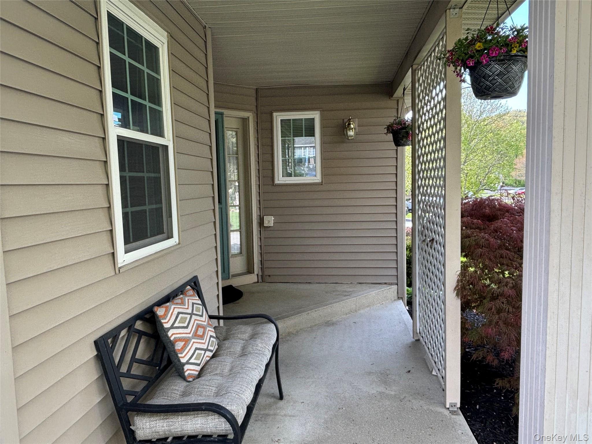 131 Elmcrest Drive Fishkill, NY 12524 - Photo 5 of 27