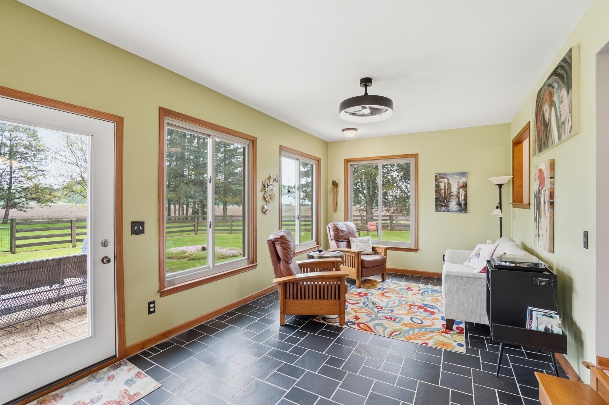 5105 Goodson Road West Jefferson, OH 43162 - Photo 31 of 61 Sun rm