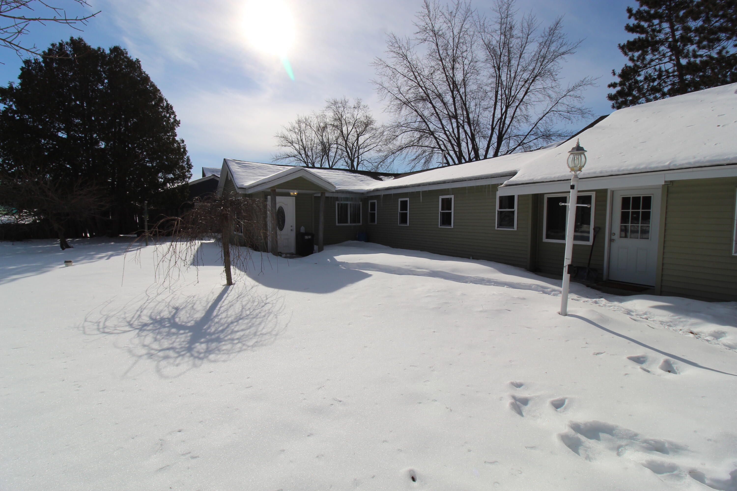 8105 North Harrison Road Roscommon, MI 48653 - Photo 1 of 51 Gallery Image 1
