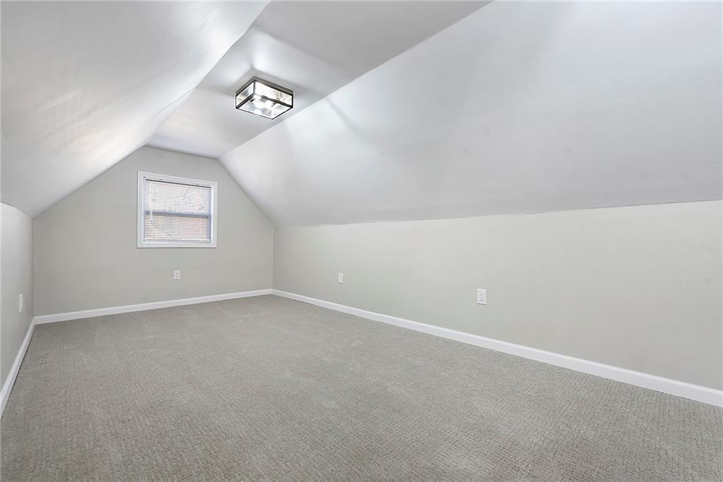 440 Ruxton Street Pittsburgh, PA 15211 - Photo 23 of 37 an empty room with a window