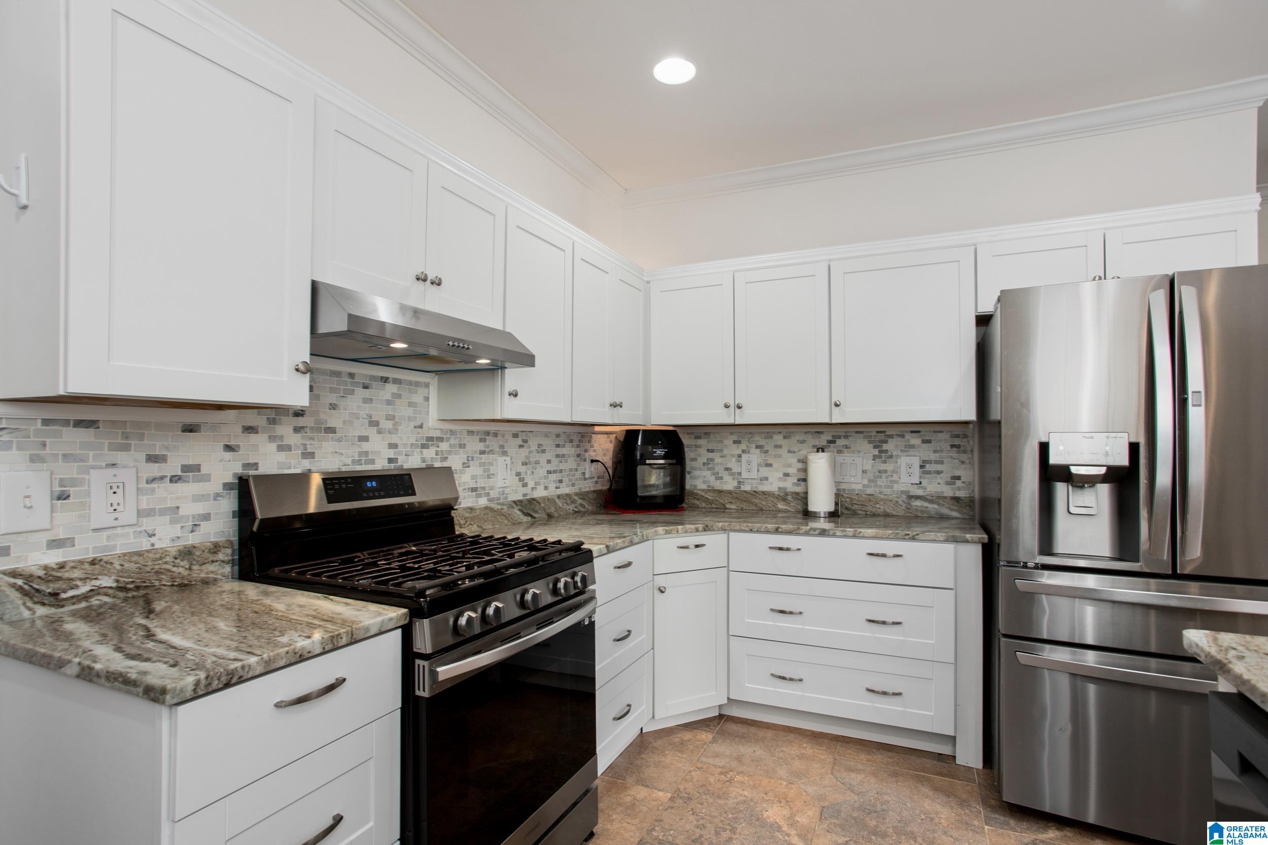 290 Canoe Creek Road Rainbow City, AL 35906 - Photo 4 of 45