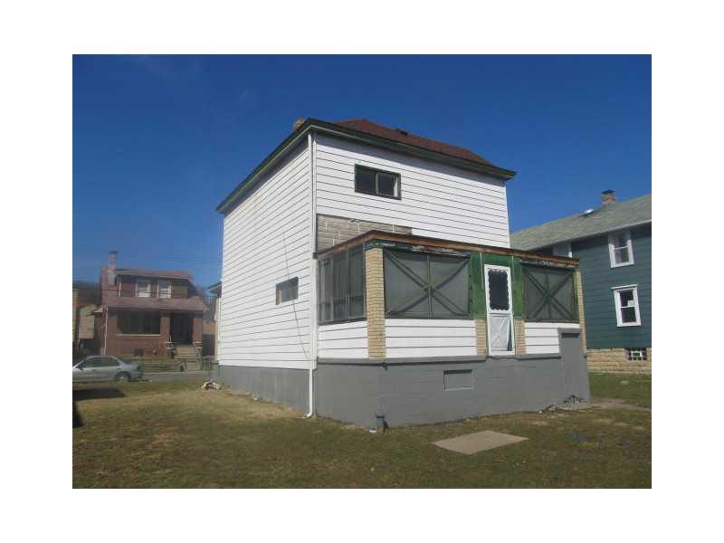1105 12th Street McKees Rocks, PA 15136 - Photo 2 of 6 Exterior Back.