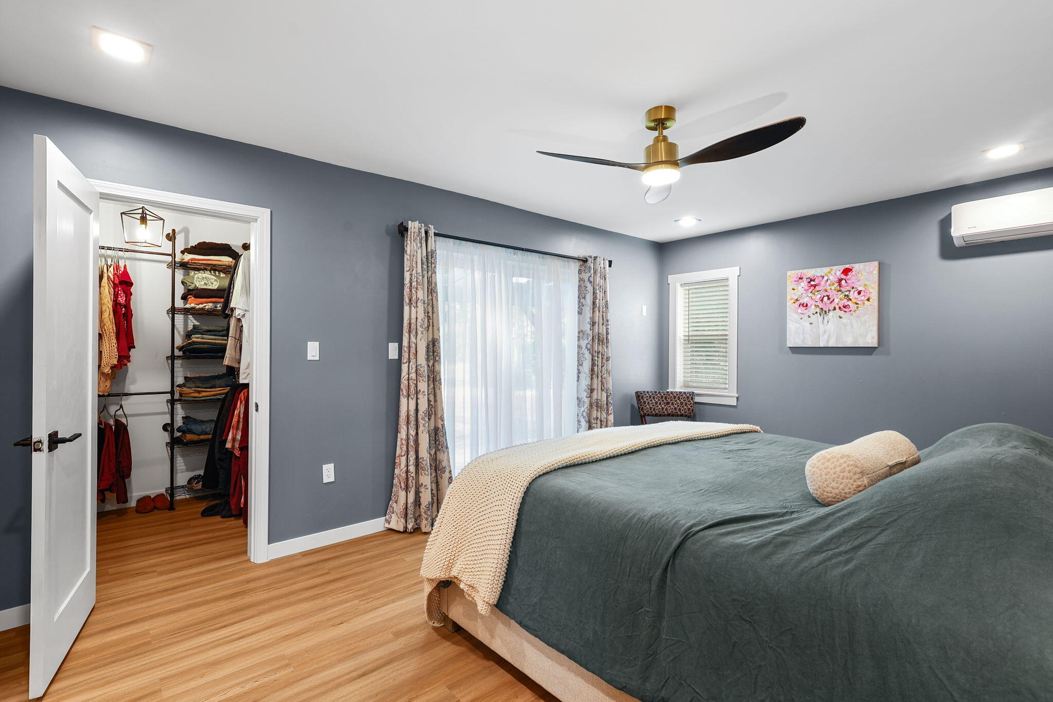 7128 Happy Valley Road Anderson, CA 96007 - Photo 27 of 48 Primary Suite