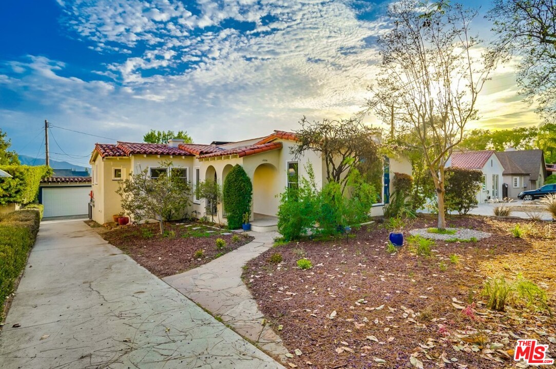 1834 West Kenneth Road Glendale, CA 91201 - Photo 1 of 21 Gallery Image 1