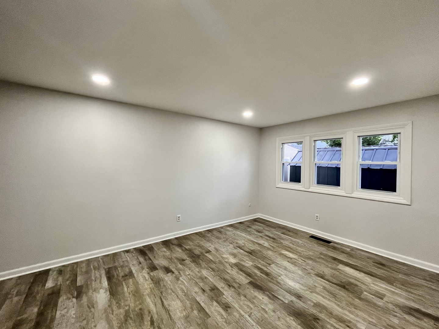 136 Heathgate Road Montgomery, IL 60538 - Photo 14 of 26 a view of an empty room