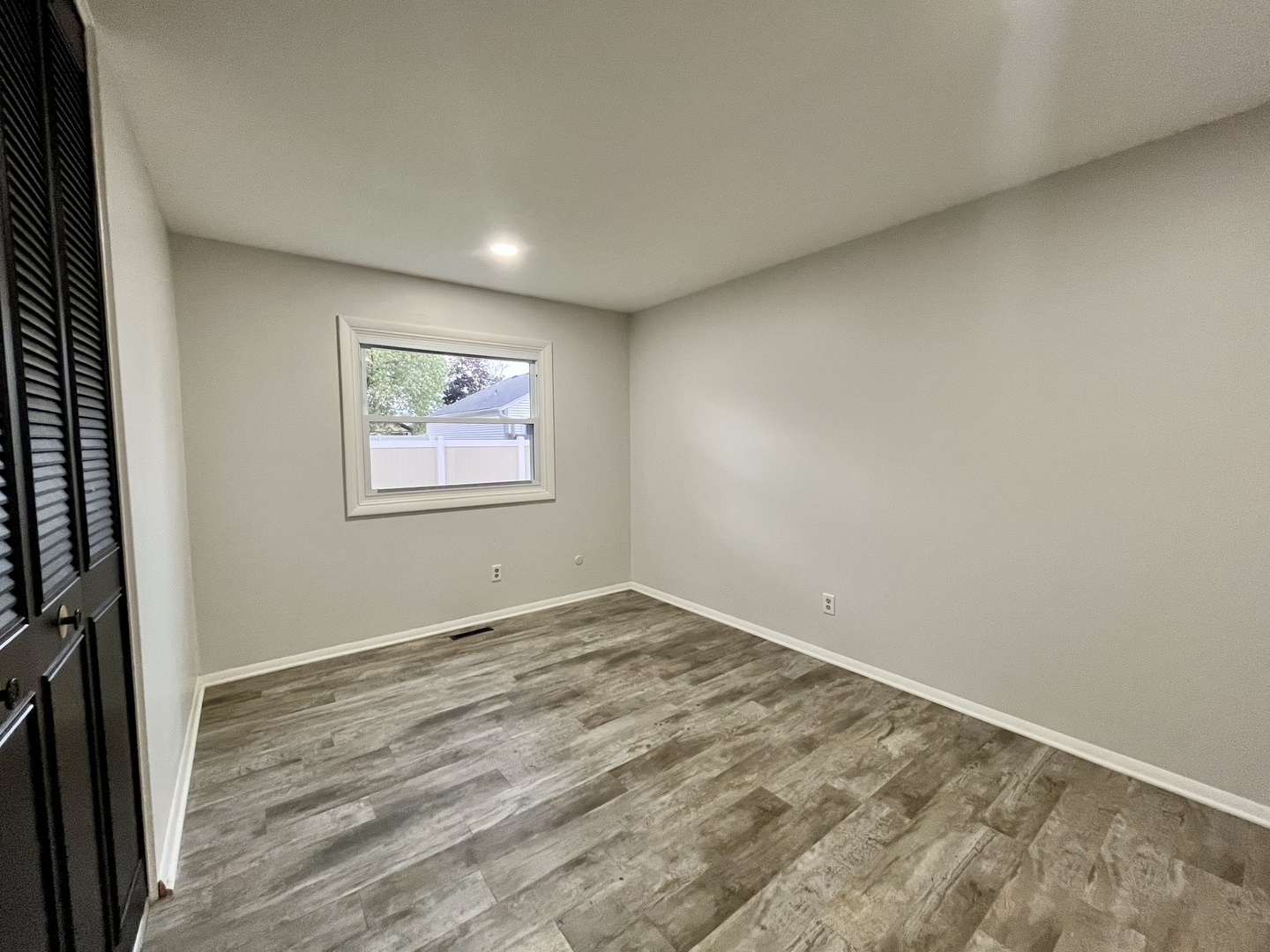 136 Heathgate Road Montgomery, IL 60538 - Photo 19 of 26 wooden floor in a room
