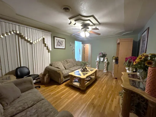 $290,000 | 16409 Craig Drive, Oak Forest, IL 60452