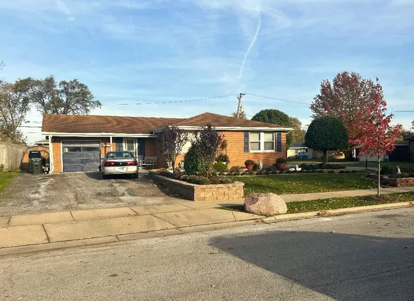 $290,000 | 16409 Craig Drive, Oak Forest, IL 60452