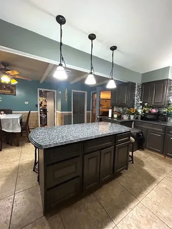 $290,000 | 16409 Craig Drive, Oak Forest, IL 60452