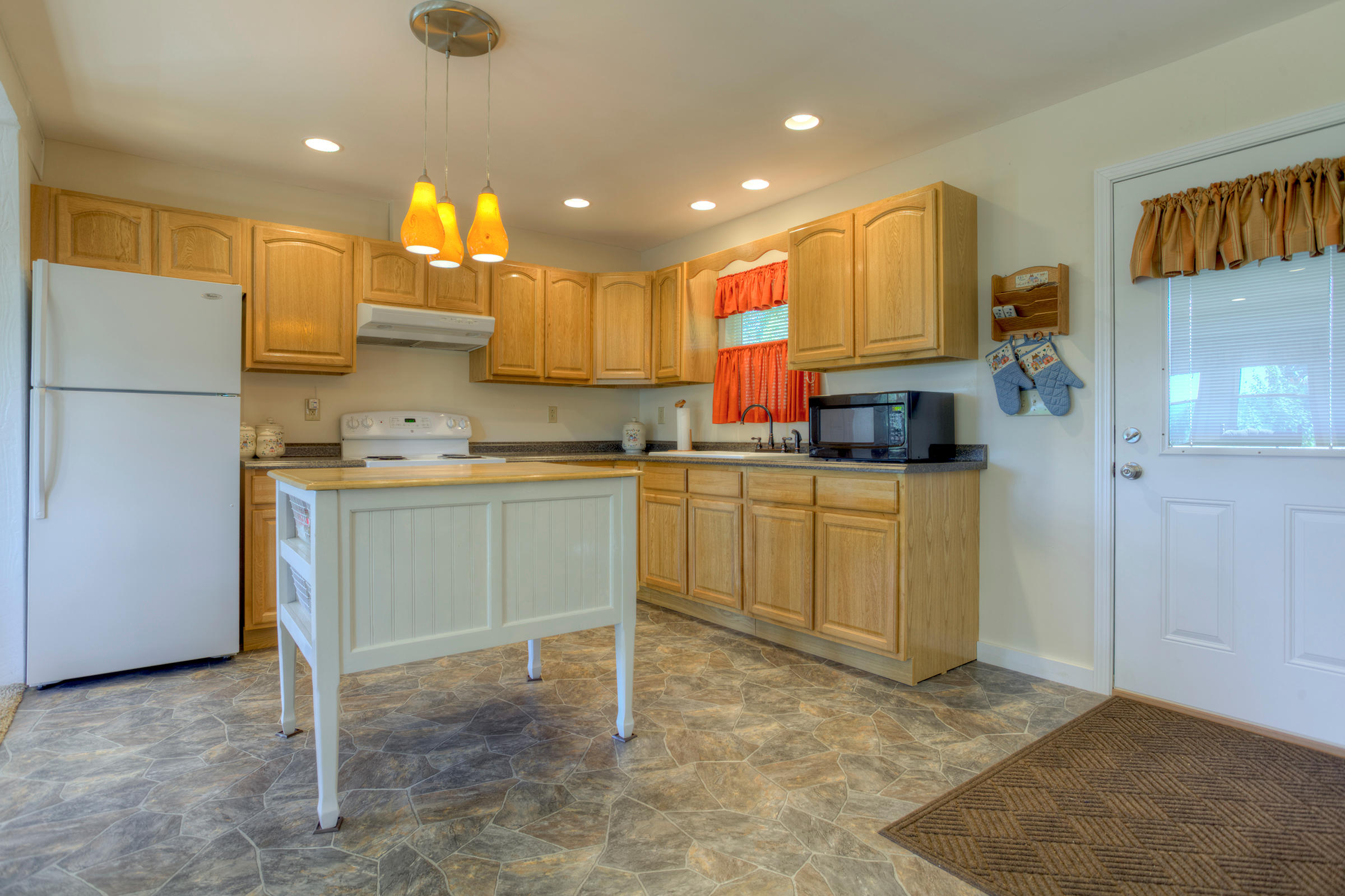 453 Racoon Lane Pioneer, TN 37847 - Photo 5 of 36 Kitchen_002