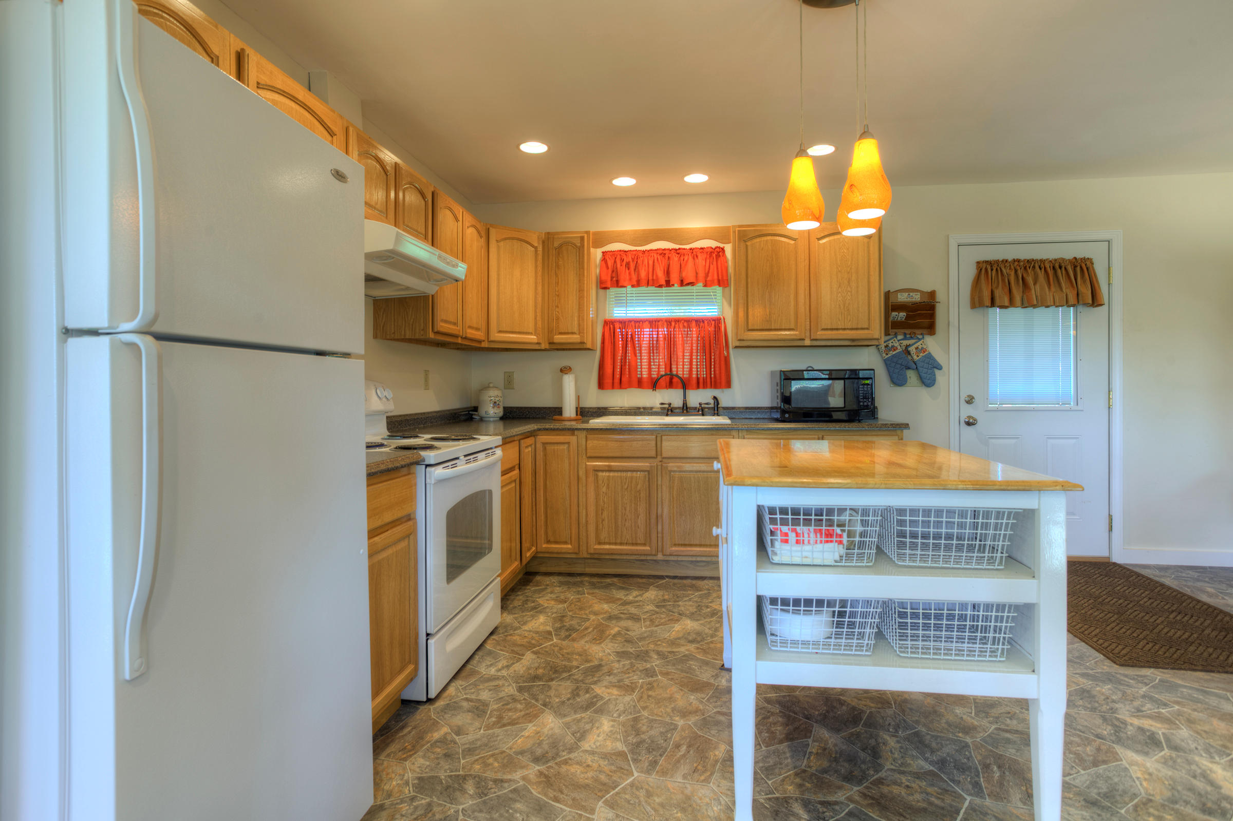 453 Racoon Lane Pioneer, TN 37847 - Photo 6 of 36 Kitchen_001