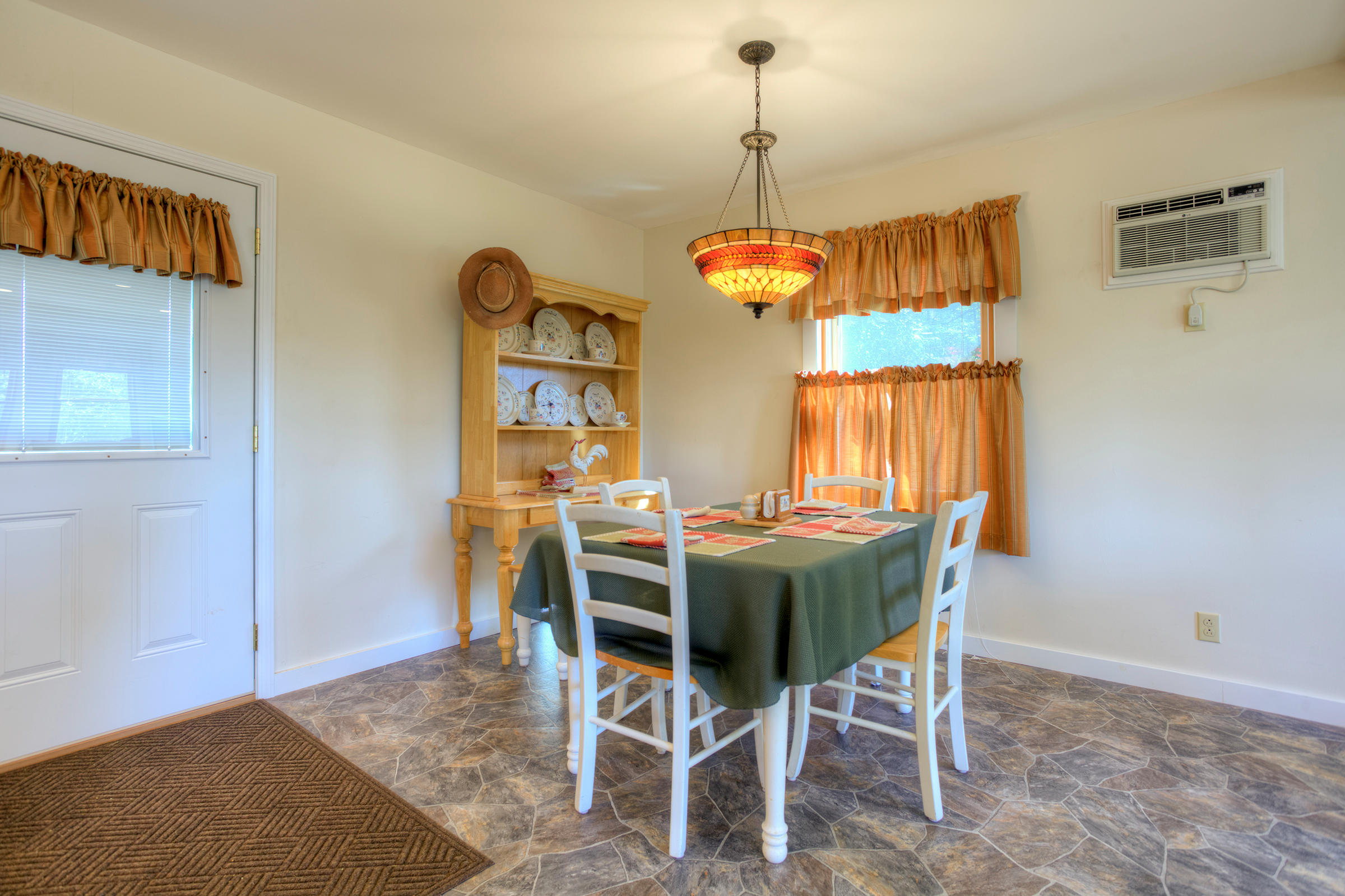 453 Racoon Lane Pioneer, TN 37847 - Photo 8 of 36 Dining Area_002