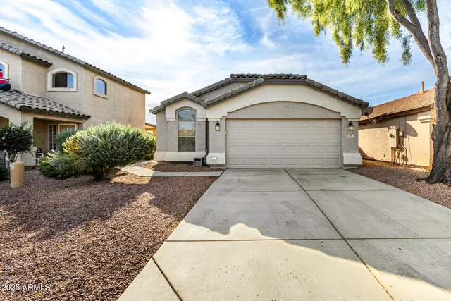 $1,680 | 911 East Lovegrass Drive, San Tan Valley, AZ 85143