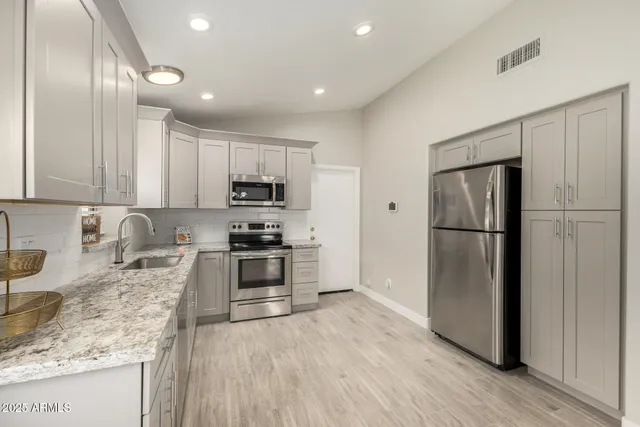 $1,680 | 911 East Lovegrass Drive, San Tan Valley, AZ 85143