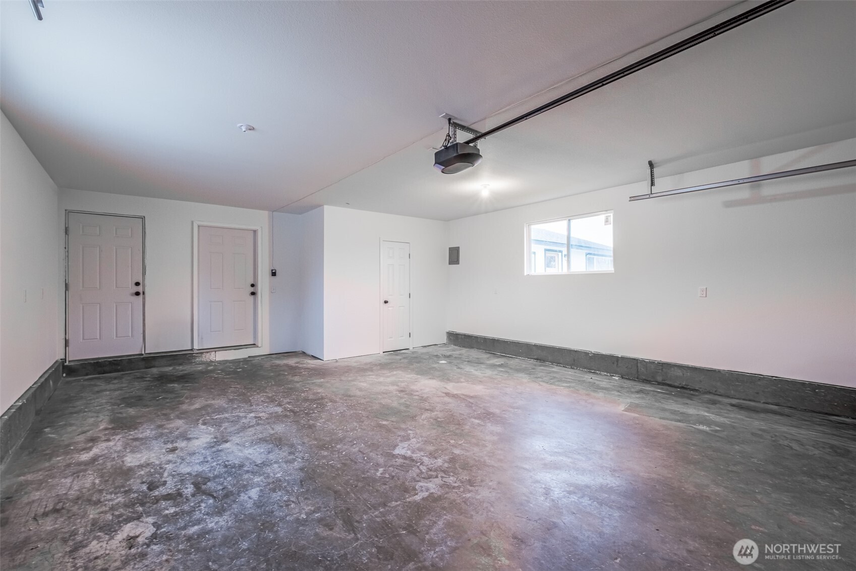 307 3rd Avenue Northeast Quincy, WA 98848 - Photo 24 of 26 a view of an empty room with a window