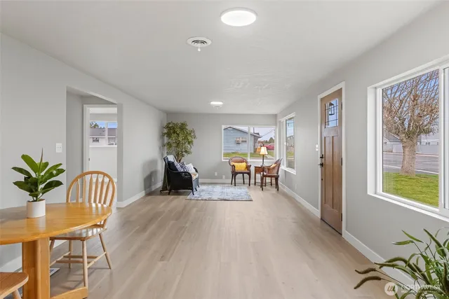 $365,000 | 307 3rd Avenue Northeast, Quincy, WA 98848