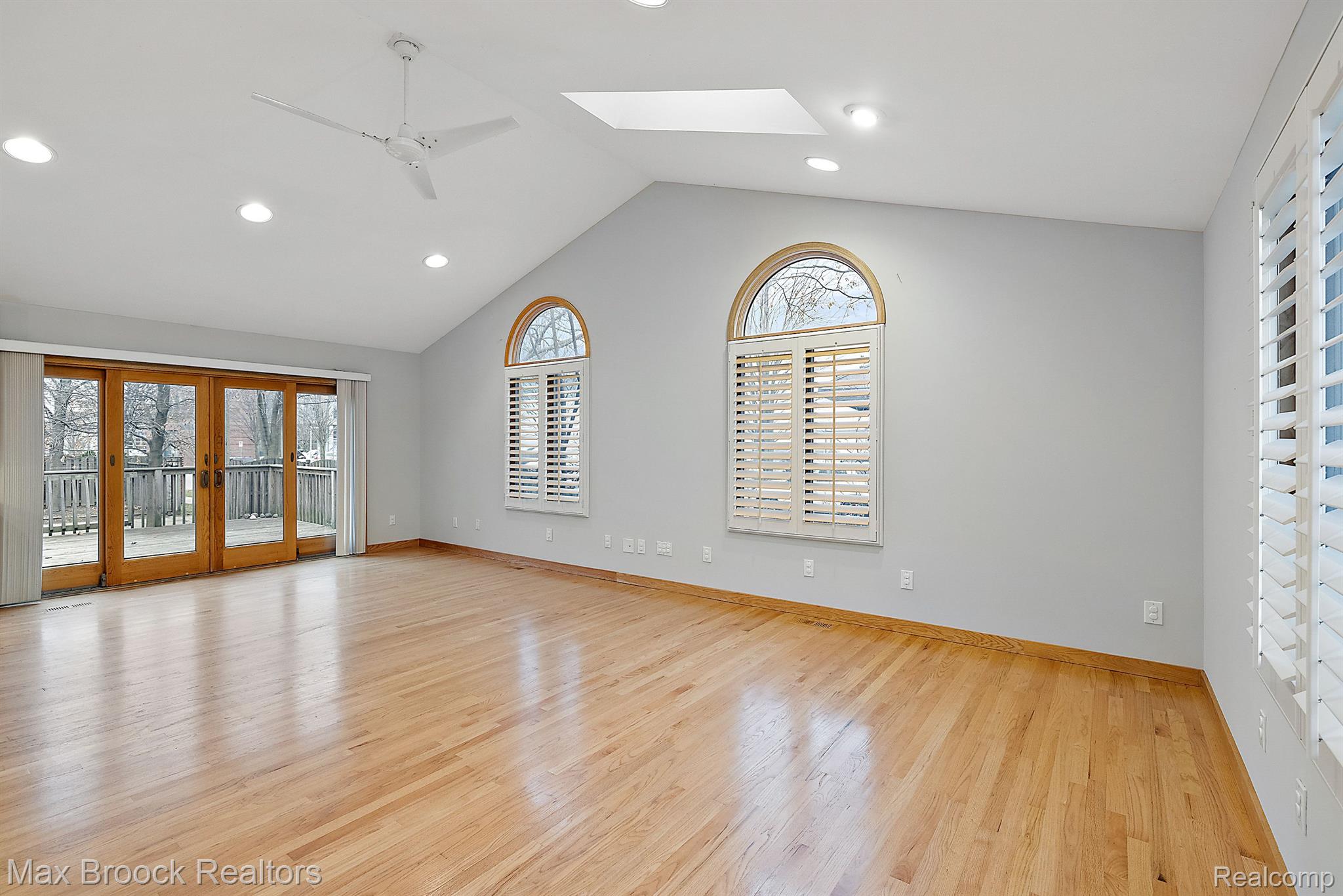 810 Chestnut Street Birmingham, MI 48009 - Photo 8 of 22 Living & Dining