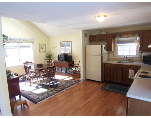 42 Lawrence Road Plymouth, MA 02360 - Photo 4 of 10 Gallery Image 4