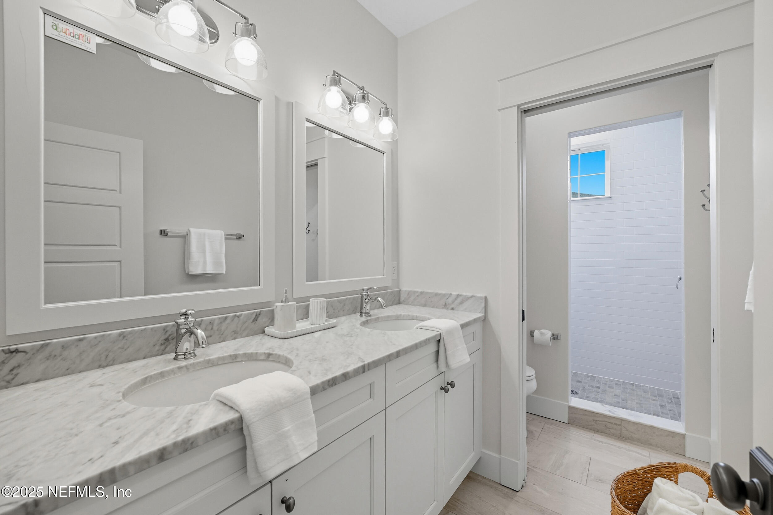 951 Paradise Circle Atlantic Beach, FL 32233 - Photo 30 of 76 Upstairs Hall Bathroom