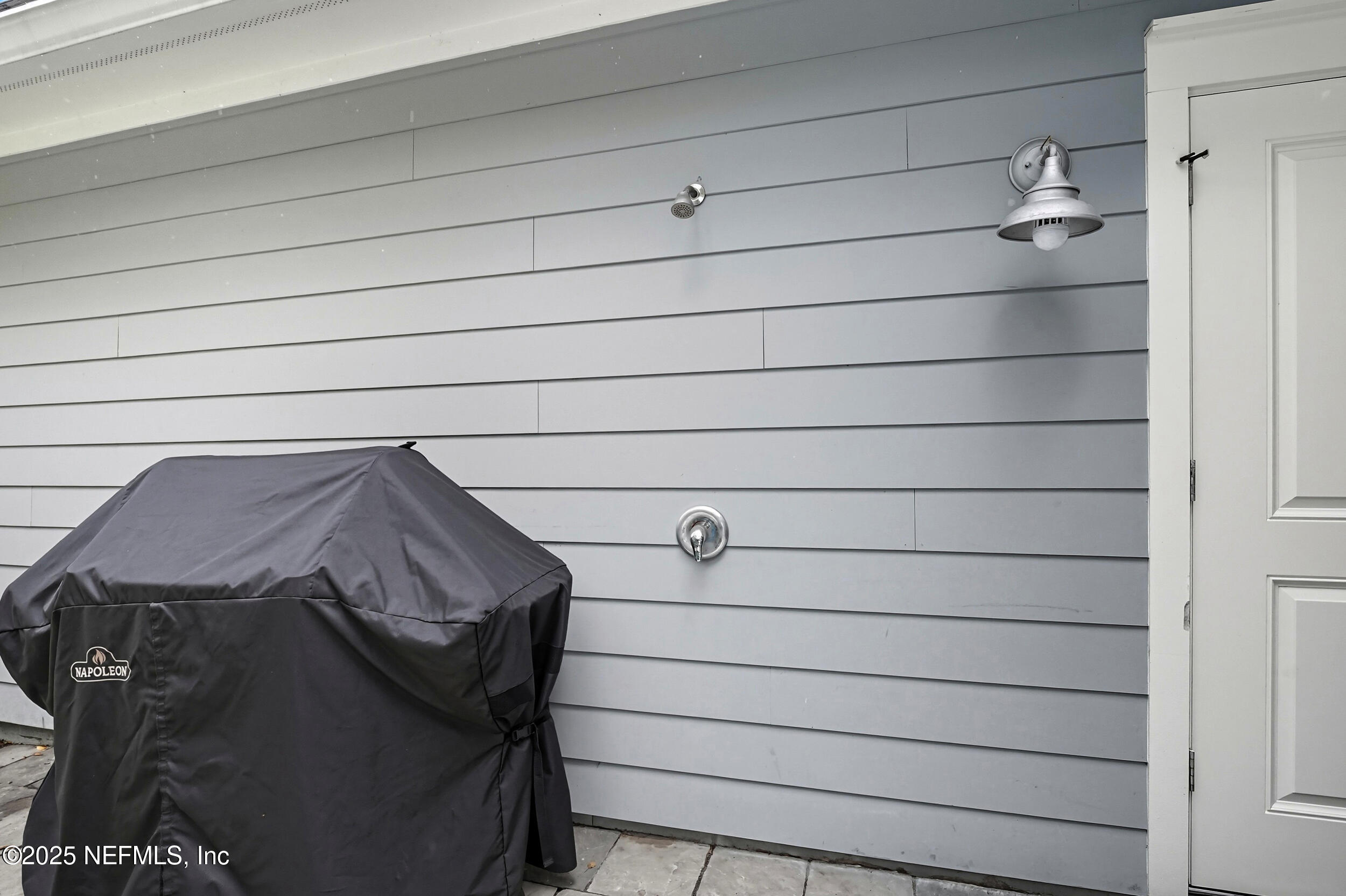 951 Paradise Circle Atlantic Beach, FL 32233 - Photo 37 of 76 Outdoor Shower