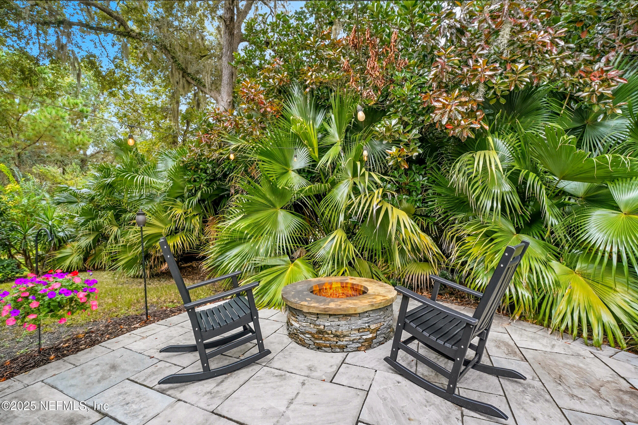 951 Paradise Circle Atlantic Beach, FL 32233 - Photo 38 of 76 a outdoor view with a seating space
