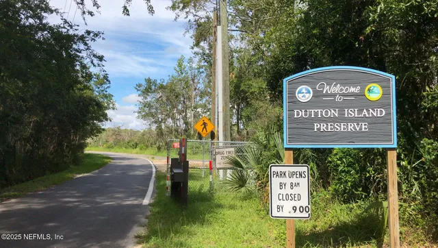 a view of a tennis court